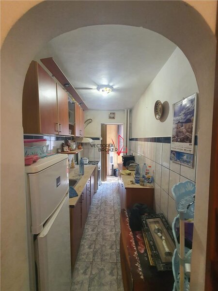 Titan, parc 2 camere et. 1, bloc reabilitat, 49mp, liber