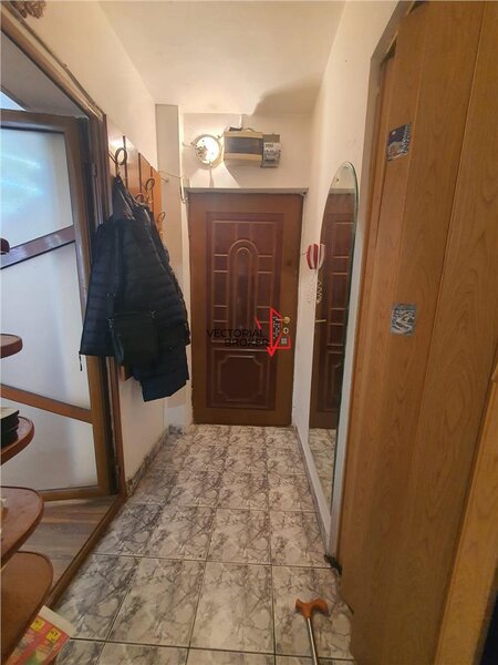 Titan, parc 2 camere et. 1, bloc reabilitat, 49mp, liber