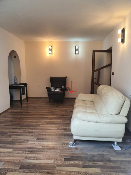 Titan, parc 2 camere et. 1, bloc reabilitat, 49mp, liber